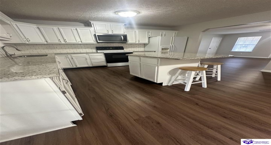 Cherry Hill Drive, Brandenburg, Kentucky 40108, ,2 BathroomsBathrooms,For Sale,Cherry Hill Drive,HK24004212