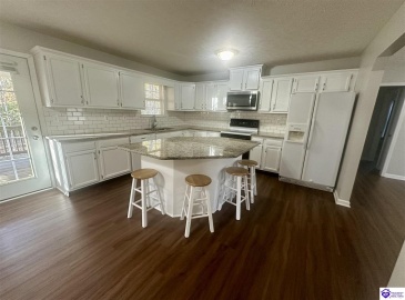 Cherry Hill Drive, Brandenburg, Kentucky 40108, ,2 BathroomsBathrooms,For Sale,Cherry Hill Drive,HK24004212