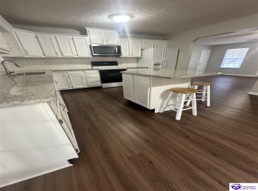 Cherry Hill Drive, Brandenburg, Kentucky 40108, ,2 BathroomsBathrooms,For Sale,Cherry Hill Drive,HK24004212