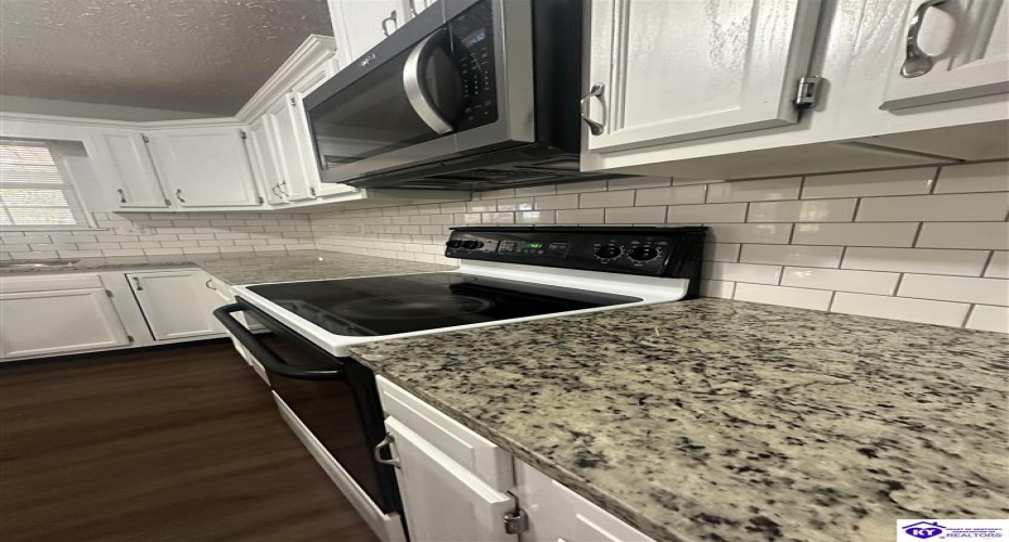 Cherry Hill Drive, Brandenburg, Kentucky 40108, ,2 BathroomsBathrooms,For Sale,Cherry Hill Drive,HK24004212