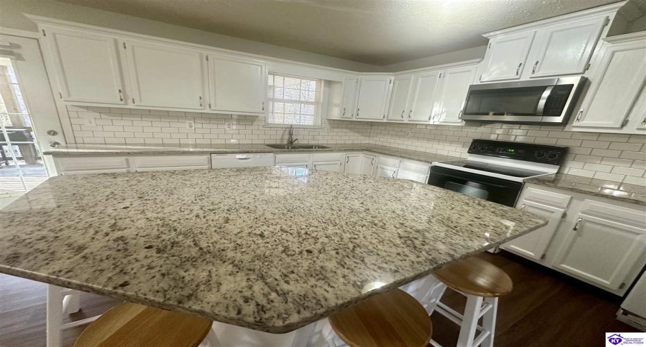 Cherry Hill Drive, Brandenburg, Kentucky 40108, ,2 BathroomsBathrooms,For Sale,Cherry Hill Drive,HK24004212