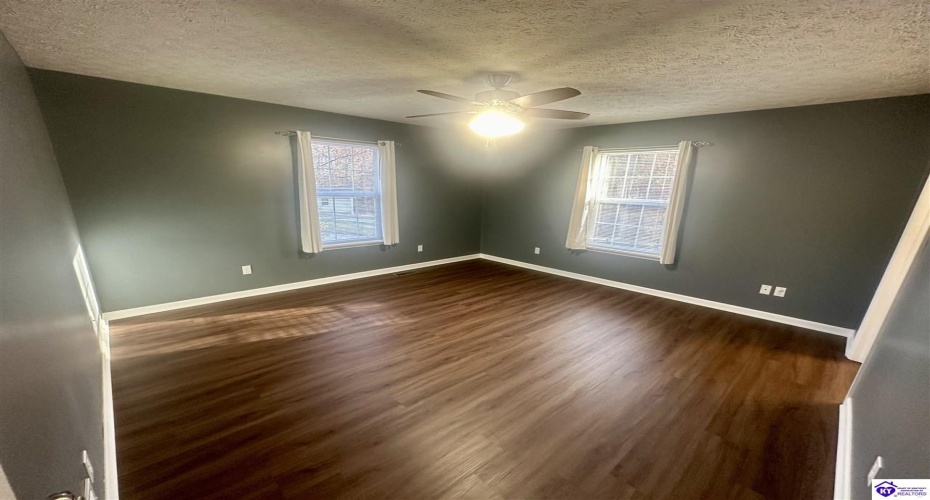 Cherry Hill Drive, Brandenburg, Kentucky 40108, ,2 BathroomsBathrooms,For Sale,Cherry Hill Drive,HK24004212