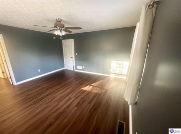 Cherry Hill Drive, Brandenburg, Kentucky 40108, ,2 BathroomsBathrooms,For Sale,Cherry Hill Drive,HK24004212