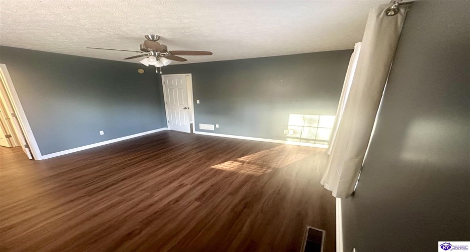 Cherry Hill Drive, Brandenburg, Kentucky 40108, ,2 BathroomsBathrooms,For Sale,Cherry Hill Drive,HK24004212