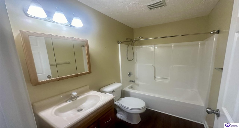 Cherry Hill Drive, Brandenburg, Kentucky 40108, ,2 BathroomsBathrooms,For Sale,Cherry Hill Drive,HK24004212