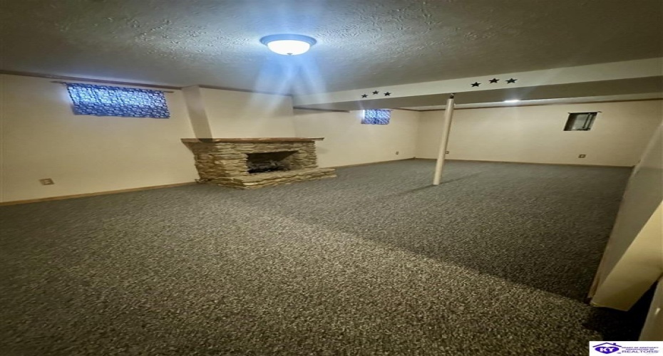 Cherry Hill Drive, Brandenburg, Kentucky 40108, ,2 BathroomsBathrooms,For Sale,Cherry Hill Drive,HK24004212