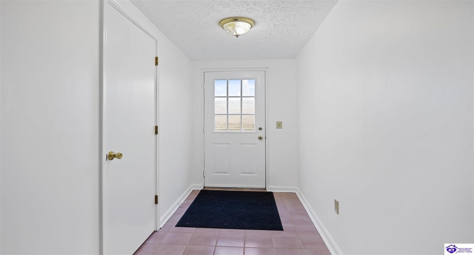 Troy Court, Vine Grove, Kentucky 40175, ,2 BathroomsBathrooms,For Sale,Troy Court,HK24004214