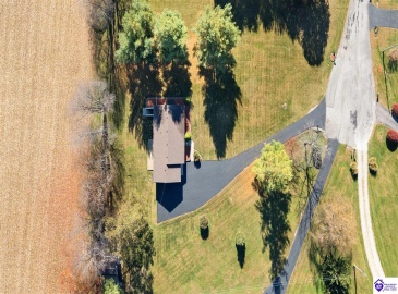 Troy Court, Vine Grove, Kentucky 40175, ,2 BathroomsBathrooms,For Sale,Troy Court,HK24004214