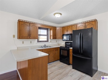 Troy Court, Vine Grove, Kentucky 40175, ,2 BathroomsBathrooms,For Sale,Troy Court,HK24004214