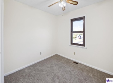 Troy Court, Vine Grove, Kentucky 40175, ,2 BathroomsBathrooms,For Sale,Troy Court,HK24004214