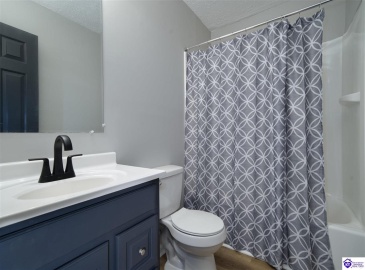 Franklin Court, Radcliff, Kentucky 40160, ,2 BathroomsBathrooms,For Sale,Franklin Court,HK24004221