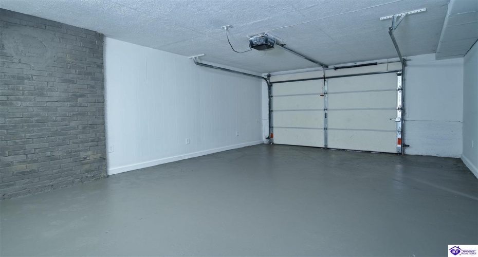 Franklin Court, Radcliff, Kentucky 40160, ,2 BathroomsBathrooms,For Sale,Franklin Court,HK24004221