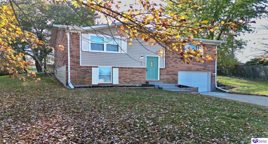 Franklin Court, Radcliff, Kentucky 40160, ,2 BathroomsBathrooms,For Sale,Franklin Court,HK24004221