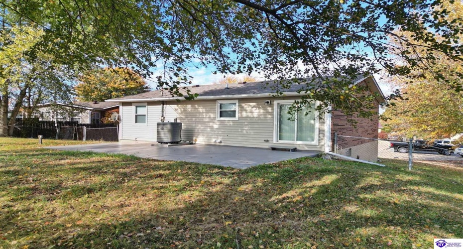 Franklin Court, Radcliff, Kentucky 40160, ,2 BathroomsBathrooms,For Sale,Franklin Court,HK24004221