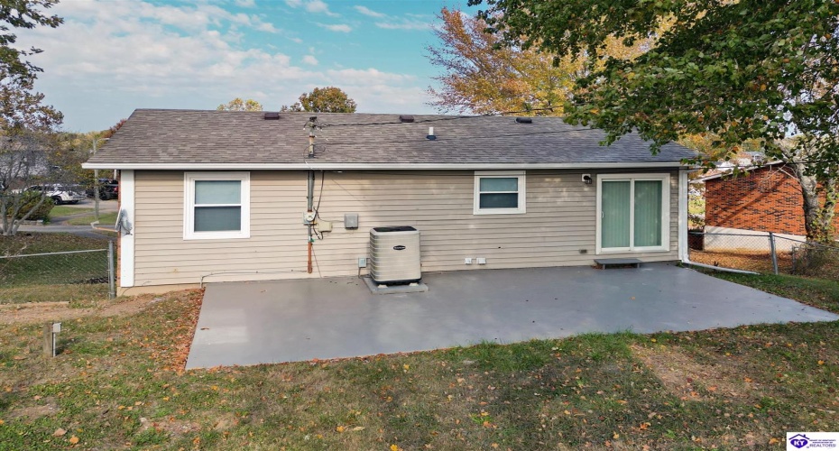 Franklin Court, Radcliff, Kentucky 40160, ,2 BathroomsBathrooms,For Sale,Franklin Court,HK24004221