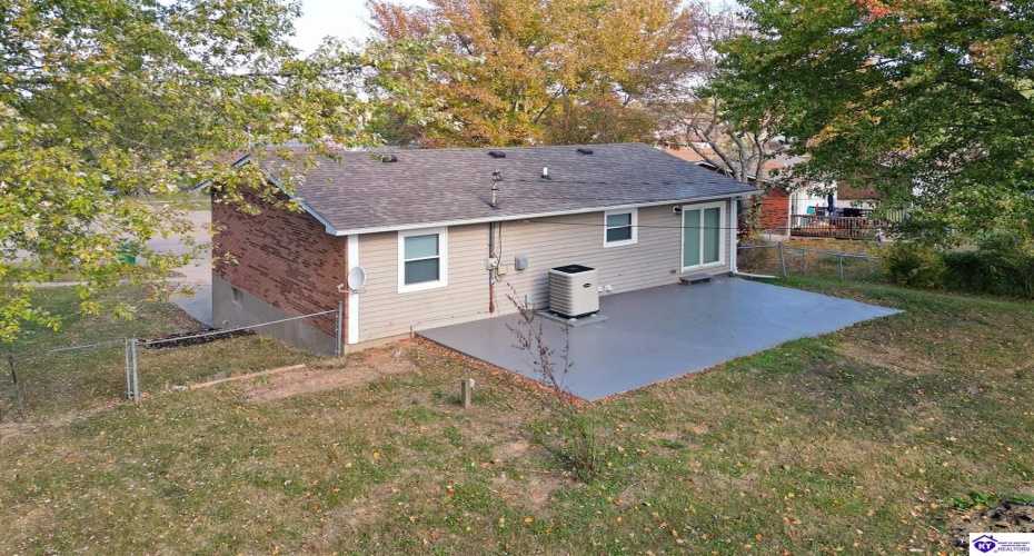 Franklin Court, Radcliff, Kentucky 40160, ,2 BathroomsBathrooms,For Sale,Franklin Court,HK24004221