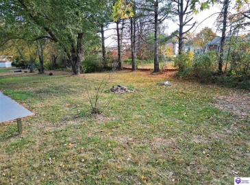 Franklin Court, Radcliff, Kentucky 40160, ,2 BathroomsBathrooms,For Sale,Franklin Court,HK24004221