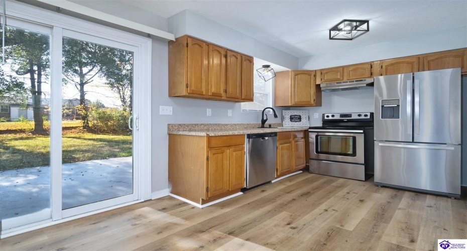 Franklin Court, Radcliff, Kentucky 40160, ,2 BathroomsBathrooms,For Sale,Franklin Court,HK24004221