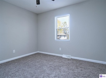 Franklin Court, Radcliff, Kentucky 40160, ,2 BathroomsBathrooms,For Sale,Franklin Court,HK24004221