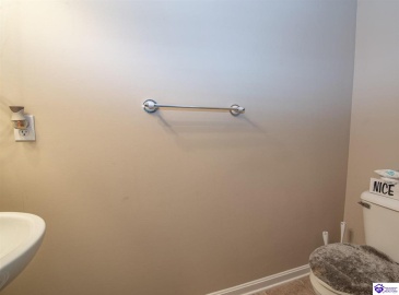 College Station Court, Elizabethtown, Kentucky 42701, ,3 BathroomsBathrooms,For Sale,College Station Court,HK24004222