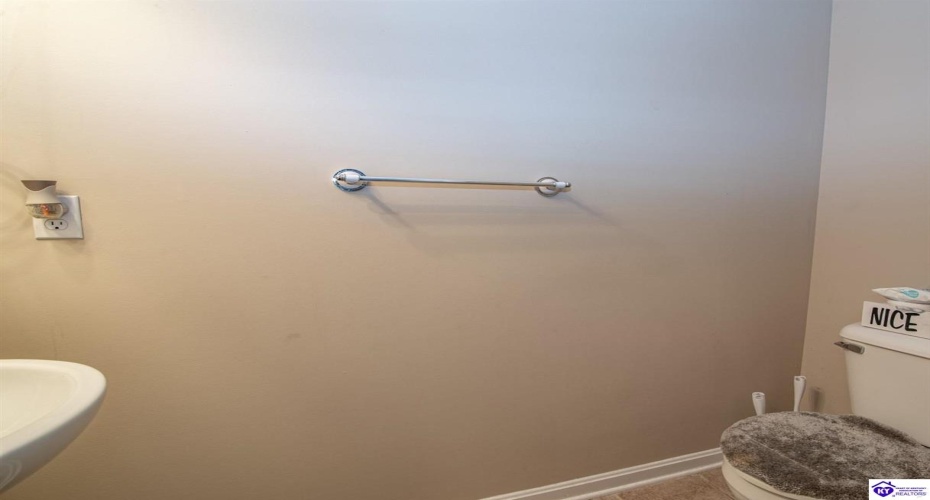 College Station Court, Elizabethtown, Kentucky 42701, ,3 BathroomsBathrooms,For Sale,College Station Court,HK24004222