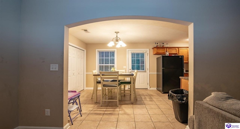 College Station Court, Elizabethtown, Kentucky 42701, ,3 BathroomsBathrooms,For Sale,College Station Court,HK24004222