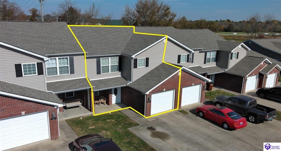 College Station Court, Elizabethtown, Kentucky 42701, ,3 BathroomsBathrooms,For Sale,College Station Court,HK24004222