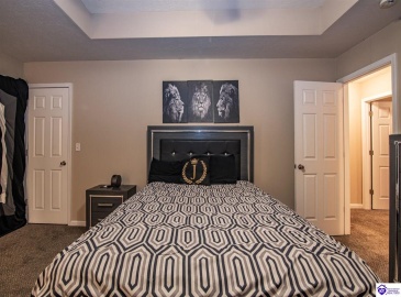 College Station Court, Elizabethtown, Kentucky 42701, ,3 BathroomsBathrooms,For Sale,College Station Court,HK24004222