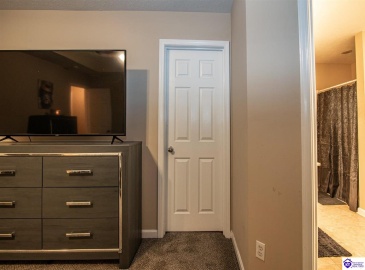 College Station Court, Elizabethtown, Kentucky 42701, ,3 BathroomsBathrooms,For Sale,College Station Court,HK24004222