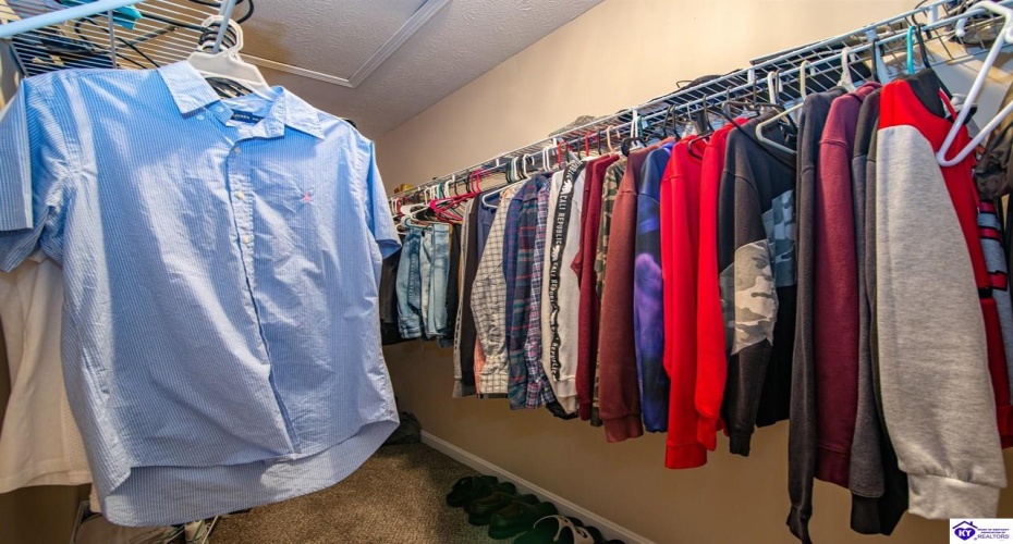 College Station Court, Elizabethtown, Kentucky 42701, ,3 BathroomsBathrooms,For Sale,College Station Court,HK24004222