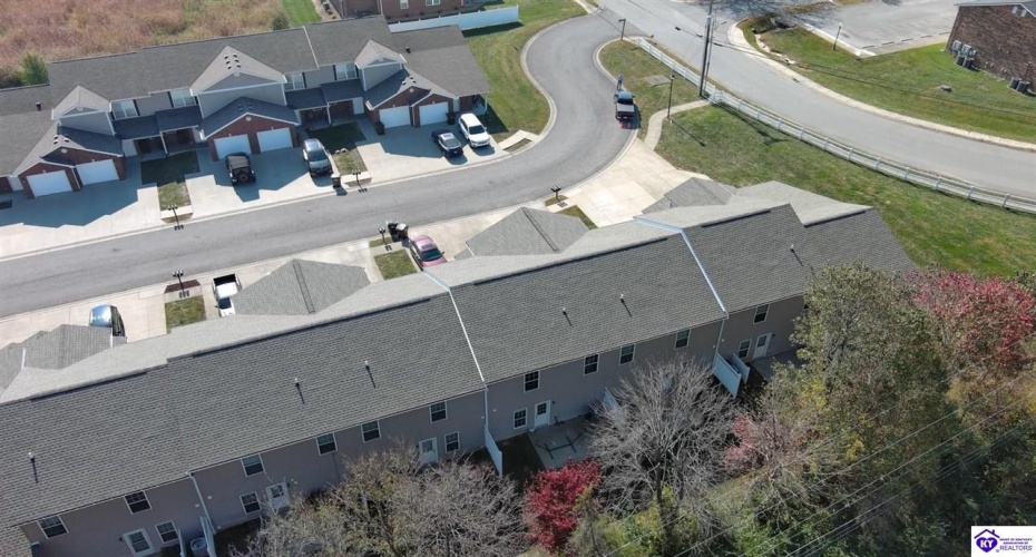 College Station Court, Elizabethtown, Kentucky 42701, ,3 BathroomsBathrooms,For Sale,College Station Court,HK24004222