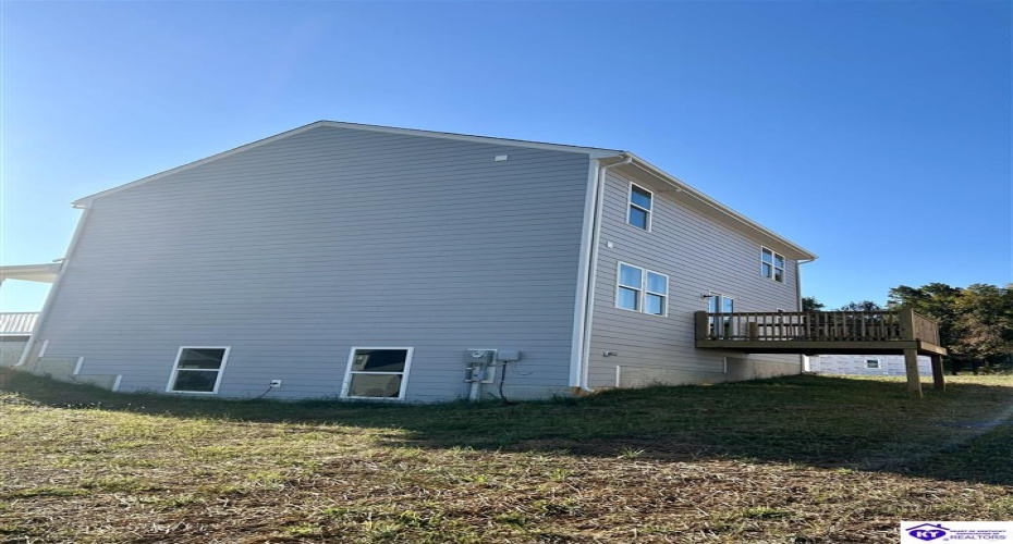 Clear Creek Court, Elizabethtown, Kentucky 42701, ,3 BathroomsBathrooms,For Sale,Clear Creek Court,HK24004223