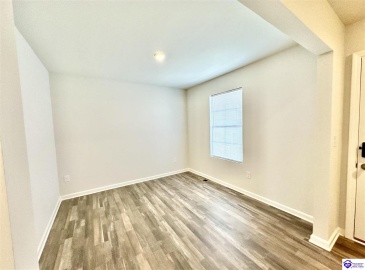 Clear Creek Court, Elizabethtown, Kentucky 42701, ,3 BathroomsBathrooms,For Sale,Clear Creek Court,HK24004223