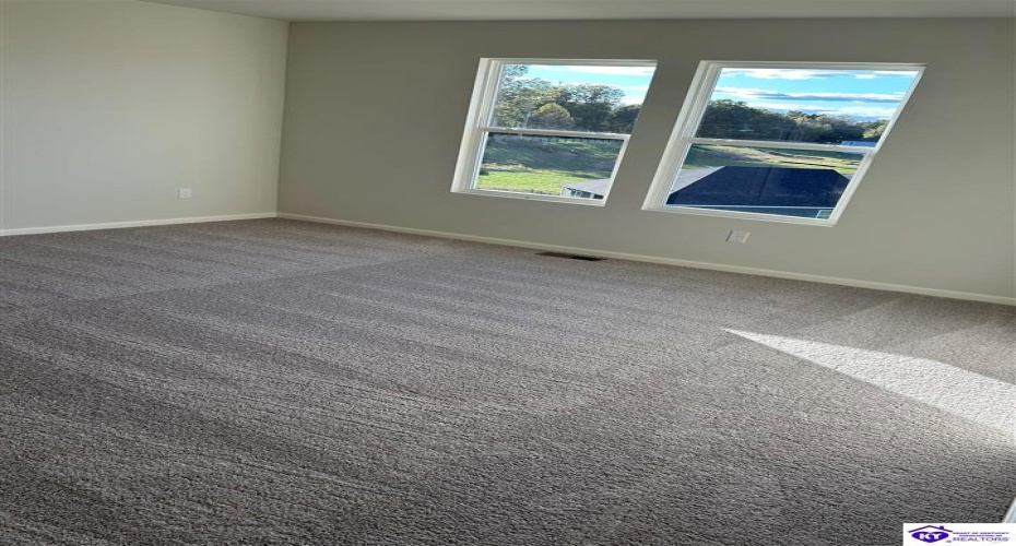 Clear Creek Court, Elizabethtown, Kentucky 42701, ,3 BathroomsBathrooms,For Sale,Clear Creek Court,HK24004223