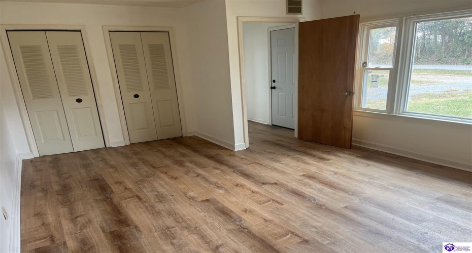 Berrytown Road, Rineyville, Kentucky 40162, ,1 BathroomBathrooms,For Sale,Berrytown Road,HK24004224