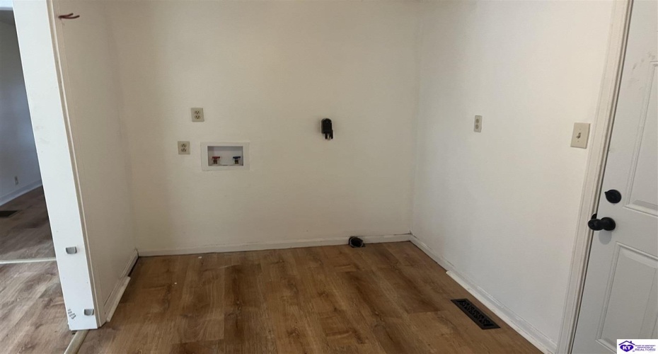 Berrytown Road, Rineyville, Kentucky 40162, ,1 BathroomBathrooms,For Sale,Berrytown Road,HK24004224