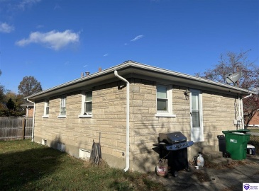 Huberta Drive, Louisville, Kentucky 40216-1214, ,2 BathroomsBathrooms,For Sale,Huberta Drive,HK24004227