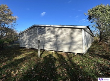Huberta Drive, Louisville, Kentucky 40216-1214, ,2 BathroomsBathrooms,For Sale,Huberta Drive,HK24004227