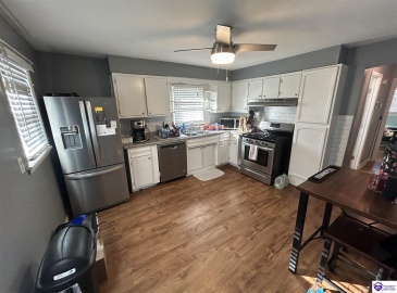 Huberta Drive, Louisville, Kentucky 40216-1214, ,2 BathroomsBathrooms,For Sale,Huberta Drive,HK24004227