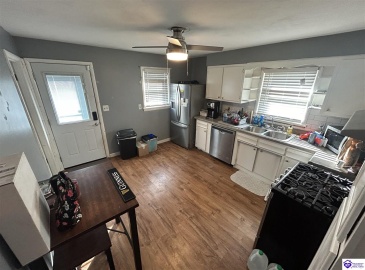 Huberta Drive, Louisville, Kentucky 40216-1214, ,2 BathroomsBathrooms,For Sale,Huberta Drive,HK24004227