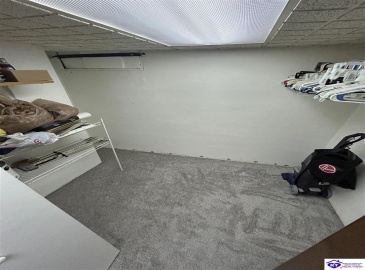 Huberta Drive, Louisville, Kentucky 40216-1214, ,2 BathroomsBathrooms,For Sale,Huberta Drive,HK24004227