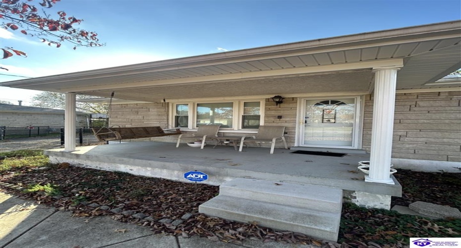 Huberta Drive, Louisville, Kentucky 40216-1214, ,2 BathroomsBathrooms,For Sale,Huberta Drive,HK24004227