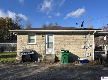 Huberta Drive, Louisville, Kentucky 40216-1214, ,2 BathroomsBathrooms,For Sale,Huberta Drive,HK24004227