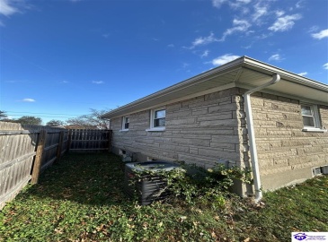 Huberta Drive, Louisville, Kentucky 40216-1214, ,2 BathroomsBathrooms,For Sale,Huberta Drive,HK24004227