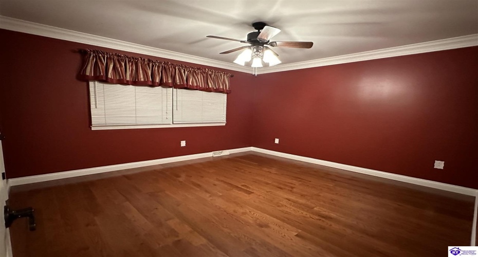 Lakeview Drive, Campbellsville, Kentucky 42718, ,4 BathroomsBathrooms,For Sale,Lakeview Drive,HK24004228