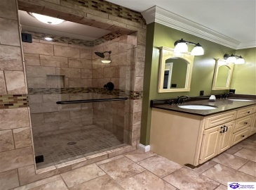 Lakeview Drive, Campbellsville, Kentucky 42718, ,4 BathroomsBathrooms,For Sale,Lakeview Drive,HK24004228