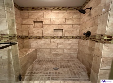 Lakeview Drive, Campbellsville, Kentucky 42718, ,4 BathroomsBathrooms,For Sale,Lakeview Drive,HK24004228