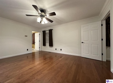 Lakeview Drive, Campbellsville, Kentucky 42718, ,4 BathroomsBathrooms,For Sale,Lakeview Drive,HK24004228