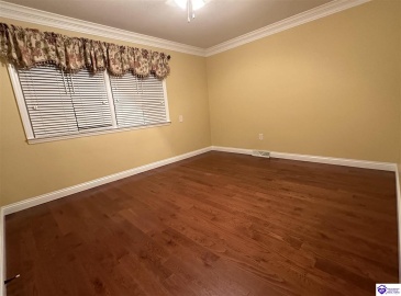 Lakeview Drive, Campbellsville, Kentucky 42718, ,4 BathroomsBathrooms,For Sale,Lakeview Drive,HK24004228