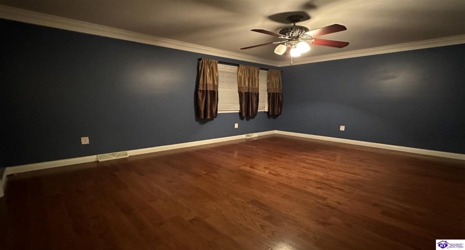 Lakeview Drive, Campbellsville, Kentucky 42718, ,4 BathroomsBathrooms,For Sale,Lakeview Drive,HK24004228